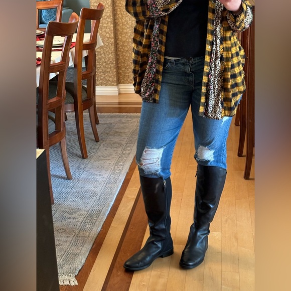 Tahari black leather boots (size 9.5) - Picture 2 of 7